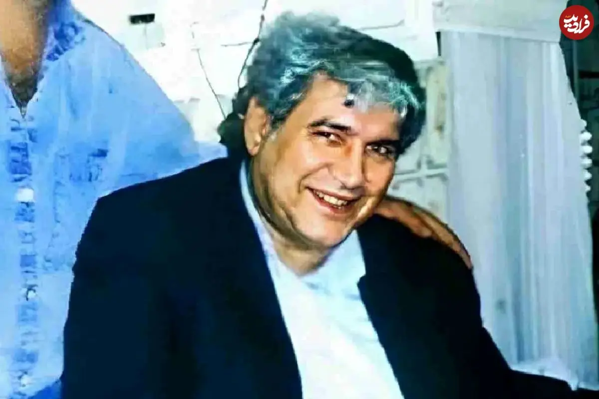 عکس| سفر در زمان؛ «نعمت آغاسی» در حال اجرا با دبه؛ اواخر دهه 50