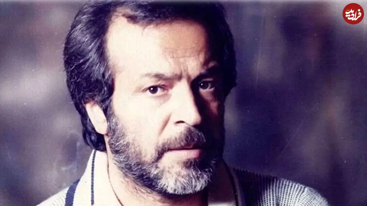 عکس| سفر در زمان؛ ژست خاص «ایرج قادری» در دفتر کارش در دهه 50