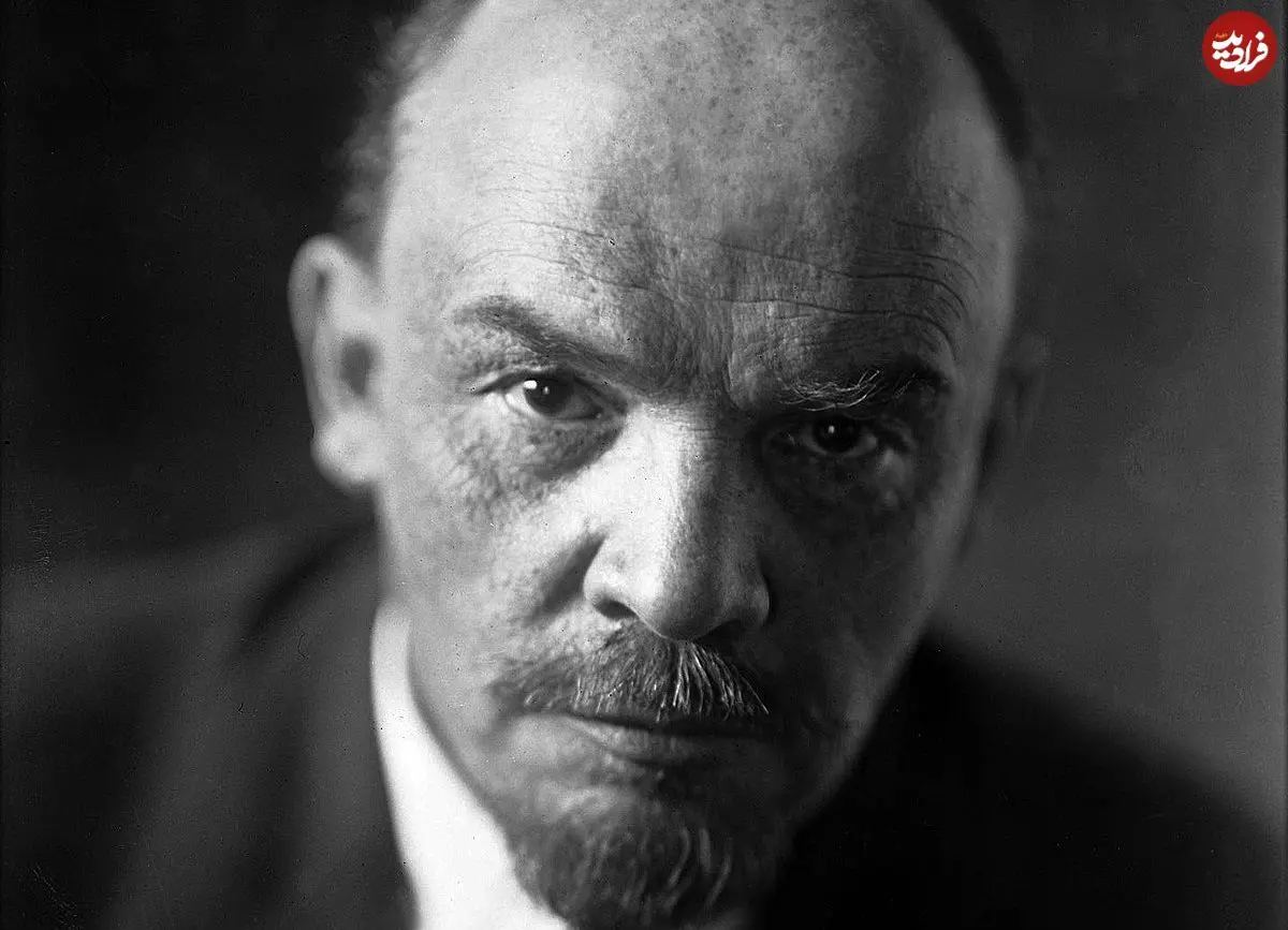 عکس| سفر در زمان؛ «لنین» در کنار اعضای حزب کمونیست روسیه در سن پترزبورگ؛ سال 1273