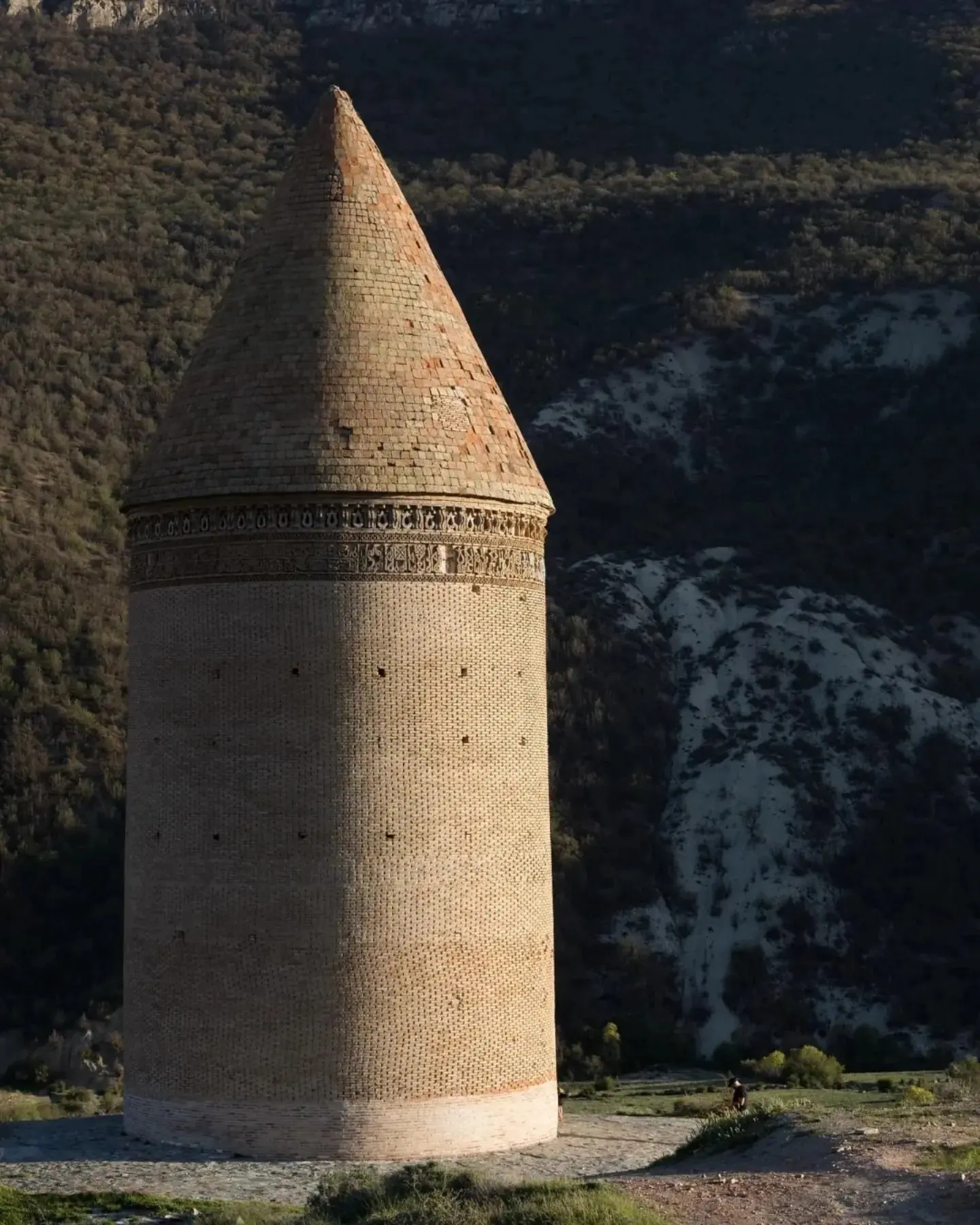 2025-12-12_20-40-06_802024 202