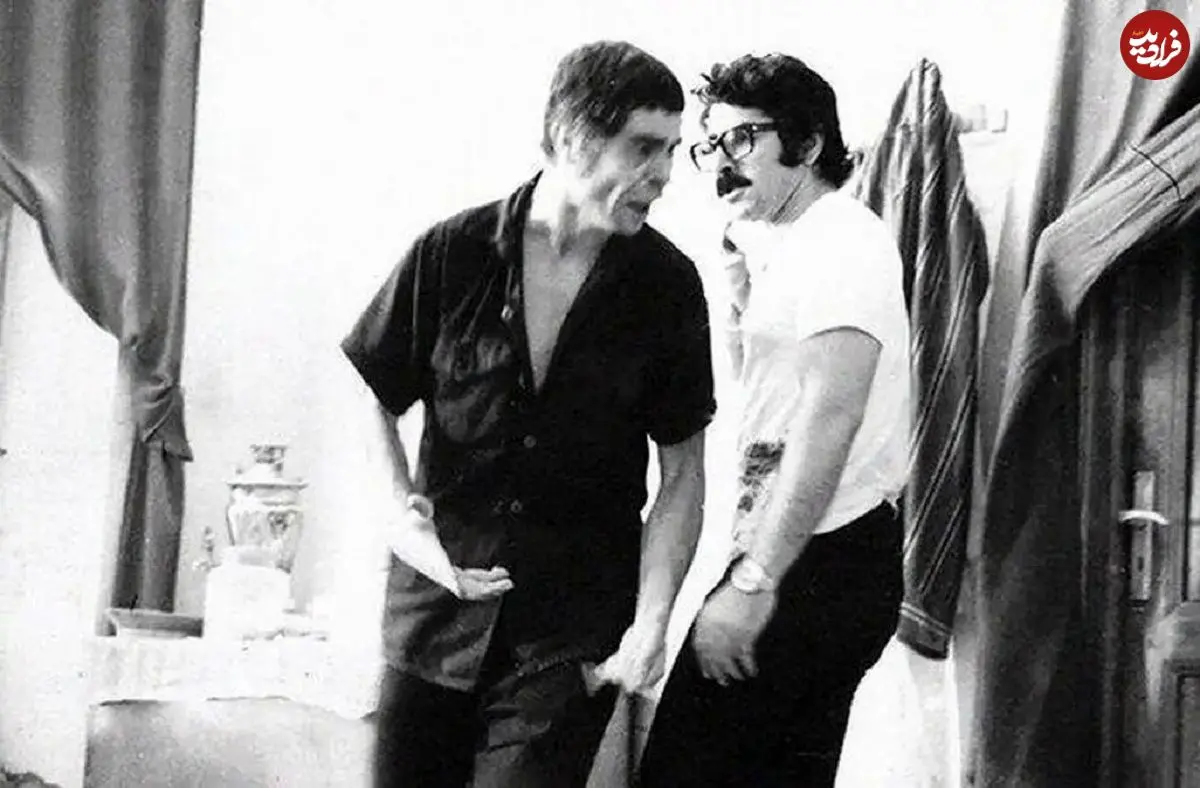 عکس| سفر در زمان؛ «بهروز وثوقی» در اتاق گریم فیلم گوزن ها؛ سال 1353