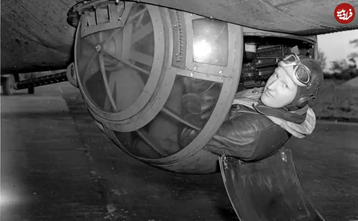 آویزان زیر بمب‌افکن؛ خطرناک‌ترین شغل جنگ جهانی دوم