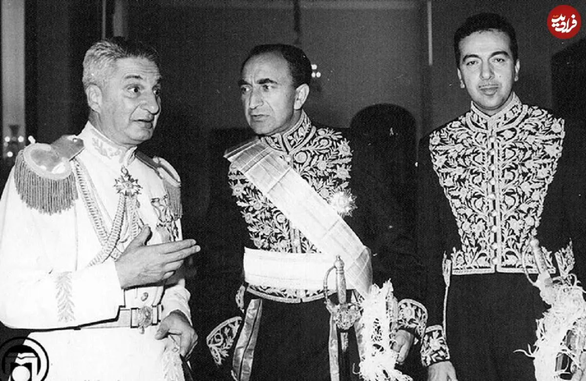 سفر در زمان؛ یادداشت‌های علم، جمعه ۱۸ خرداد ۱۳۵۲: کشور‌های رومانی و یوگسلاوی، چون می‌خواهند خود را از یوغ مسکو برهانند، خیلی احساس احتیاج به ما می‌کنند