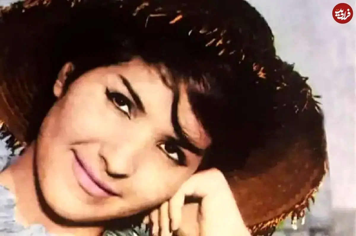 عکس| سفر در زمان؛ «یاسمین» خواننده قبل انقلاب در روز عقد و ازدواج اش؛ سال 1338 عکس| سفر در زمان؛ «یاسمین» خواننده قبل انقلاب در روز عقد و ازدواج اش؛ سال 1338