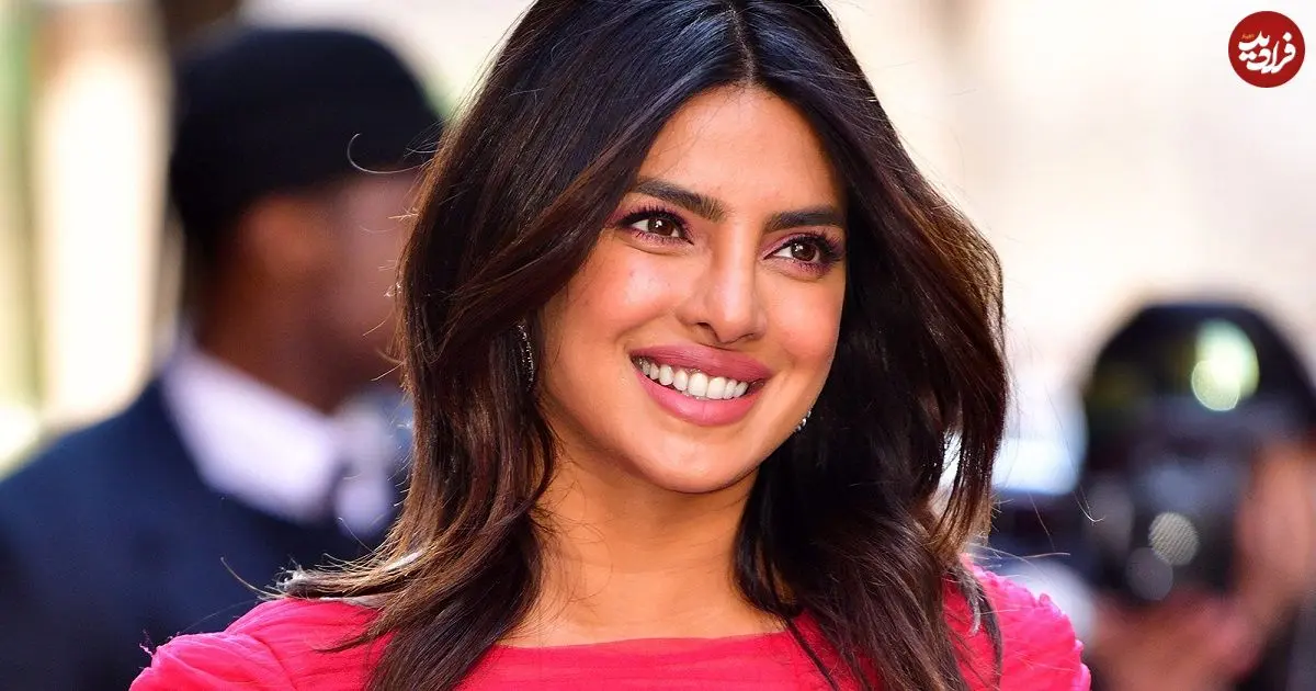 عکس| سفر در زمان؛ «پریانکا چوپرا، ستاره بالیوود» در 24 سالگی و در کنار شاهرخ خان؛ سال 1385