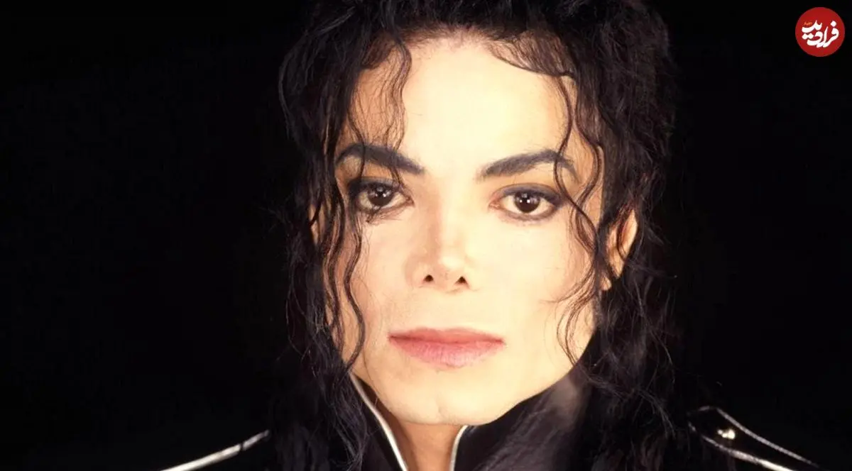 عکس| سفر در زمان؛ «مایکل جکسون» در یک مراسم رسمی؛ سال 1357