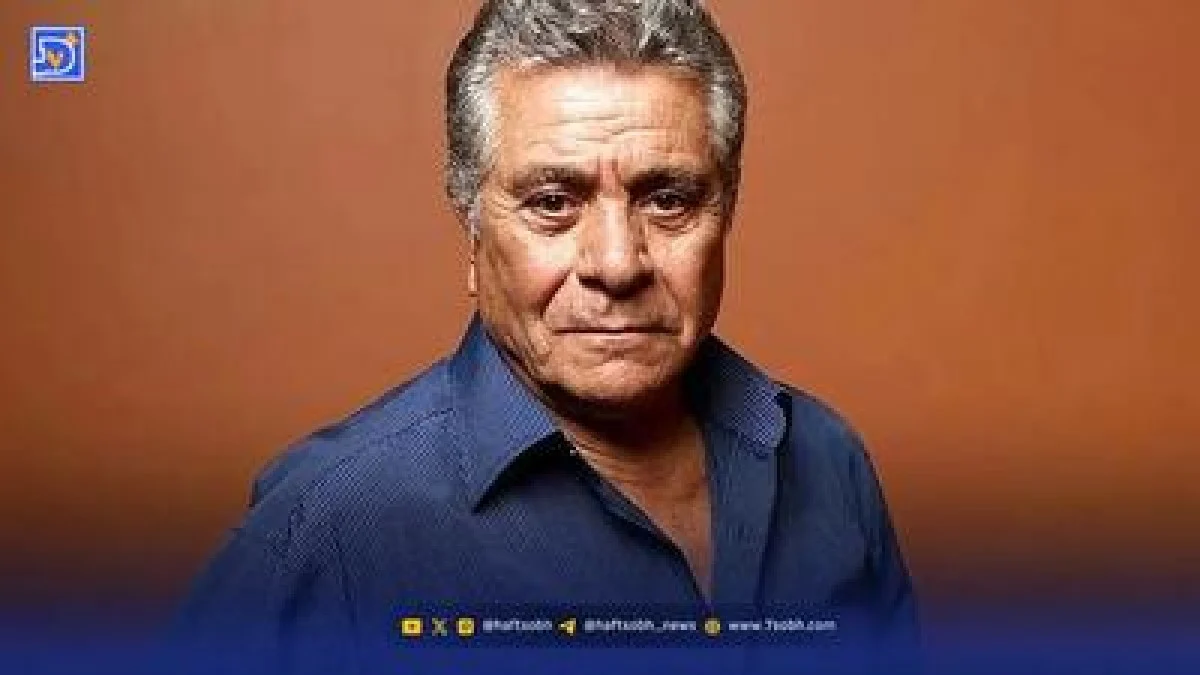 سفر در زمان| بهروز وثوق ۱۴ساله درحال اجرا  تئاتر مدرسه با عبا و عرقچین!