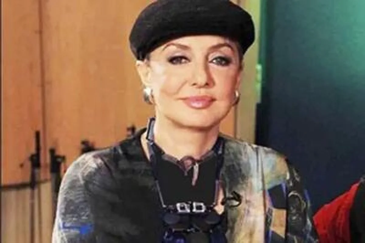 سفر در زمان| قابی دیده نشده از گوگوش ۱۷ساله با لباس عروس کنار مادرشوهرش ۵۸سال پیش