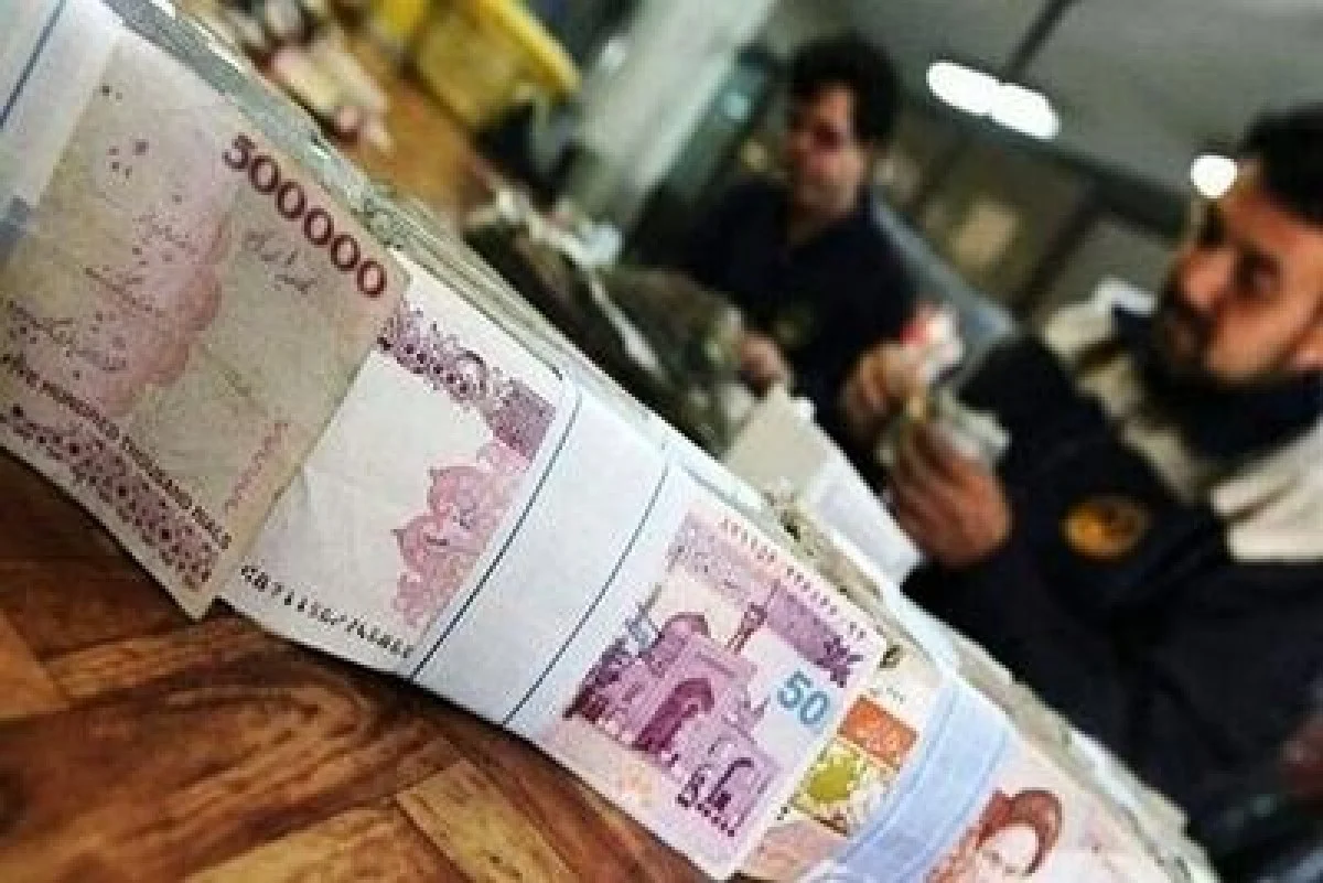 افزایش حقوق کارکنان دولت به‌صورت پلکانی ۲۰ تا ۴۲ درصدی اجرا می‌شود