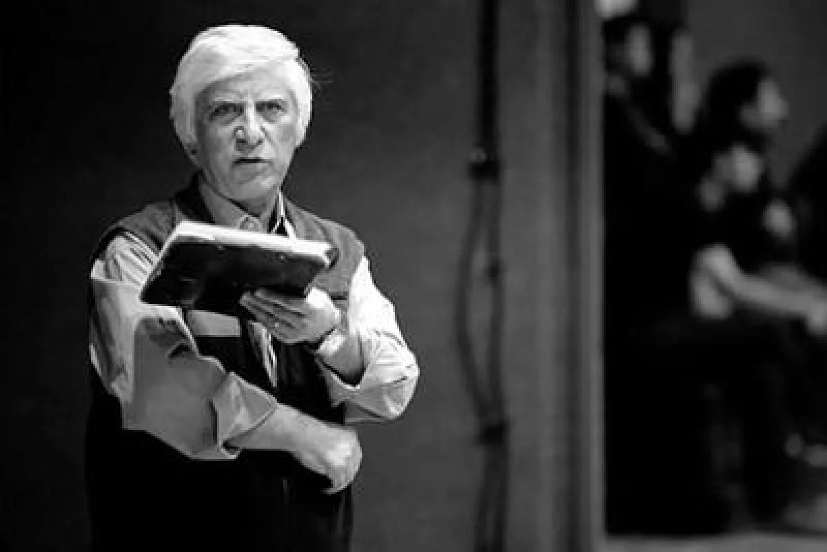 تصاویری از مراسم خاکسپاری بهرام بیضایی+ فیلم