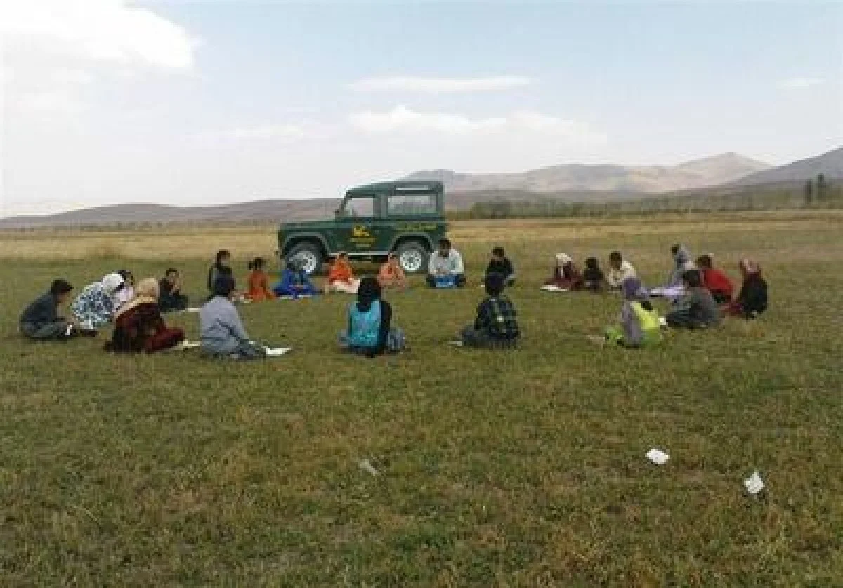 معجزه در کوه‌های دالامپر با کانکسی میان مرز 3 کشور - تسنیم