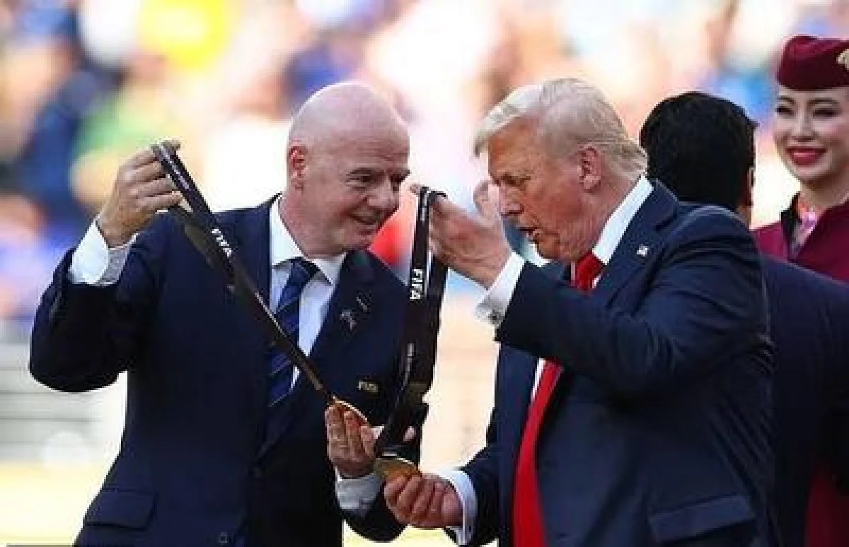 برنده جایزه صلح فیفا ۳ کشور را بمباران کرد - پارس فوتبال