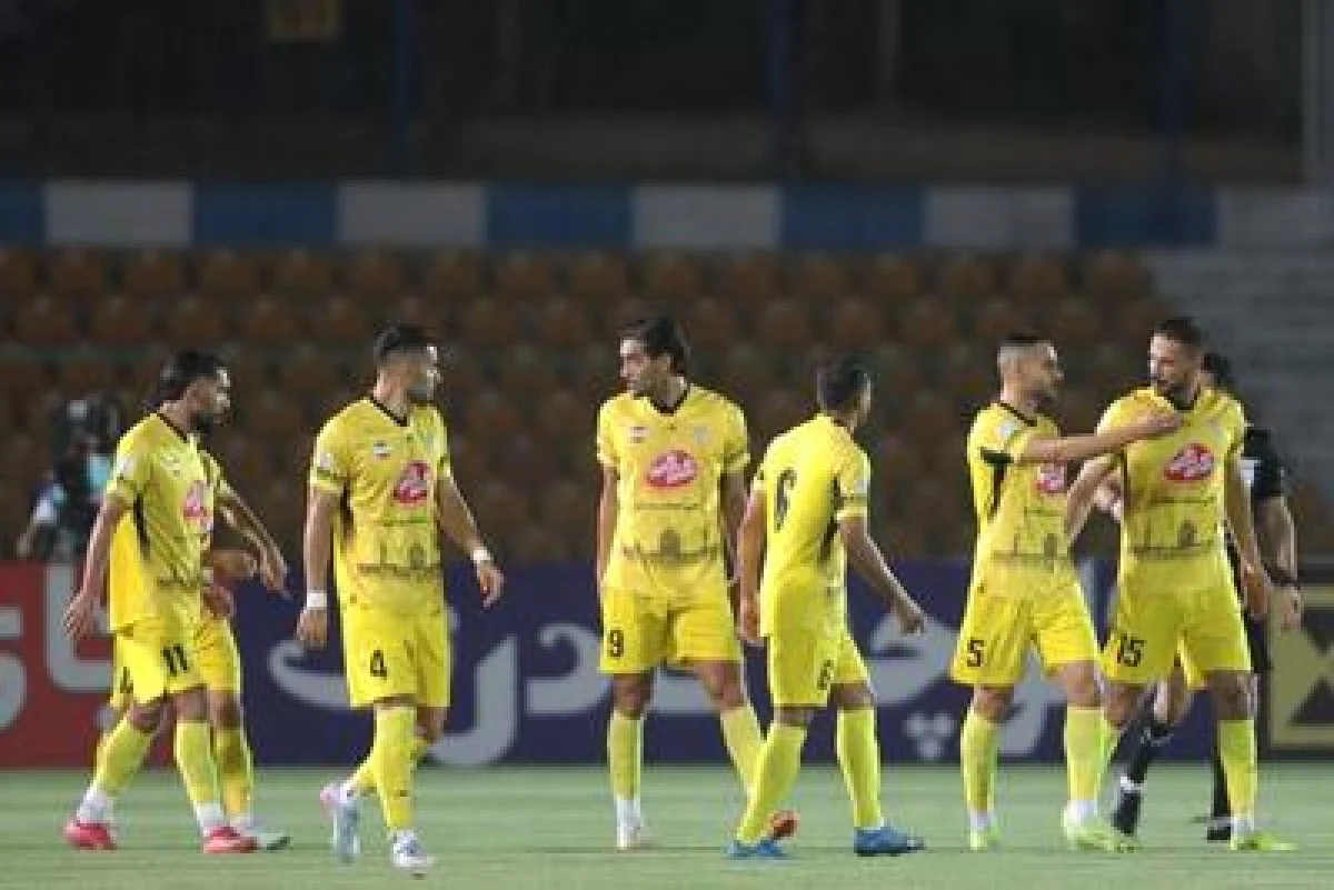 گیتاریست آبی بعد از جدایی از استقلال عاقبت به خیر نشد - پارس فوتبال