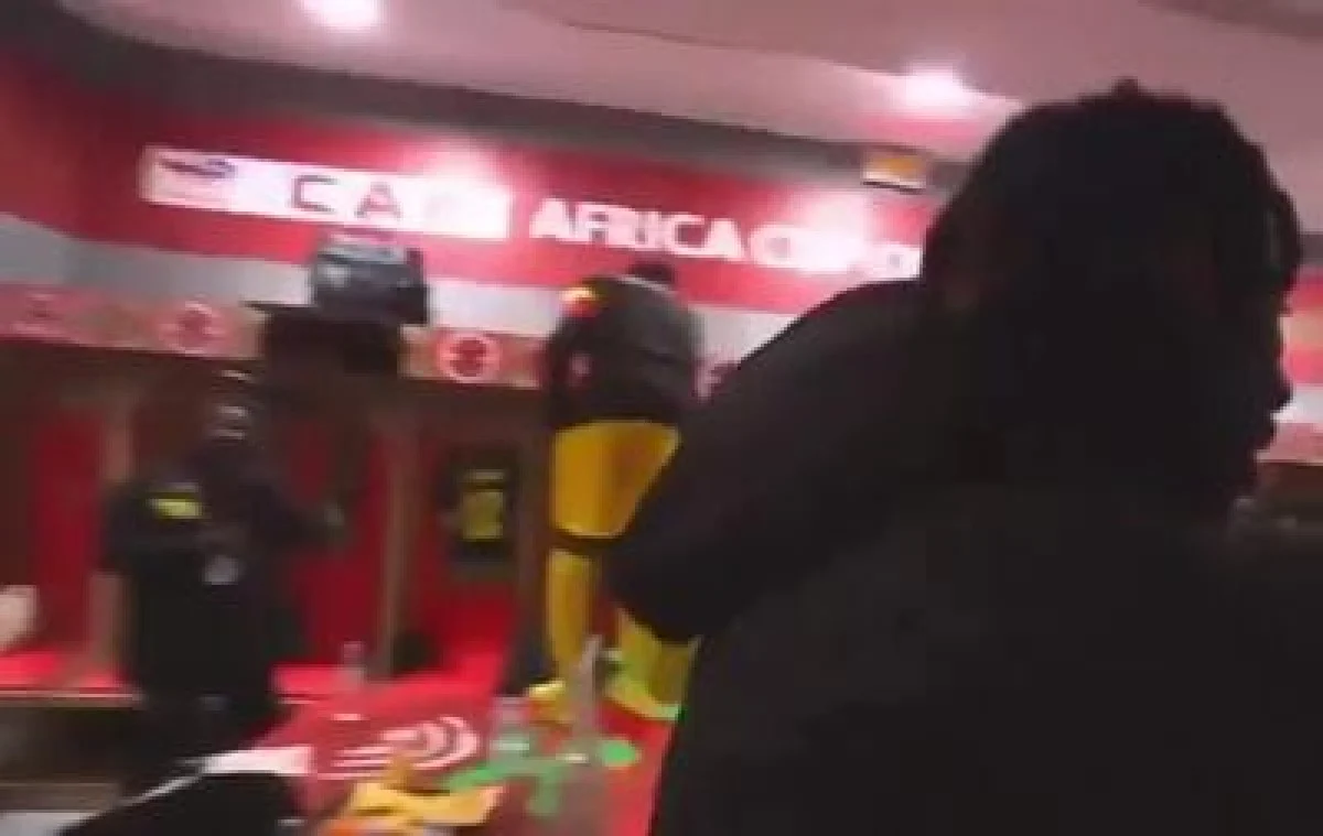 ویدئو: جشن در رختکن مالی پس از حذف تونس - پارس فوتبال