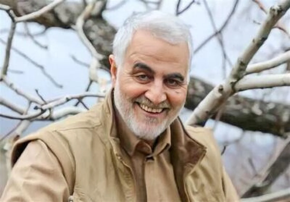 حاج قاسم سلیمانی در کنار دو رفیق شفیق عکس - تسنیم