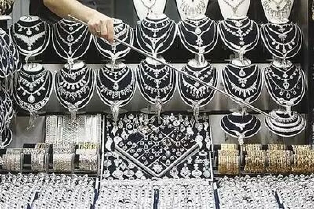 وبگردی امروز | قیمت نقره امروز 14 دی 1404/ قیمت نقره اندکی کاهش یافت قیمت نقره امروز 14 دی 1404/ قیمت نقره اندکی کاهش یافت