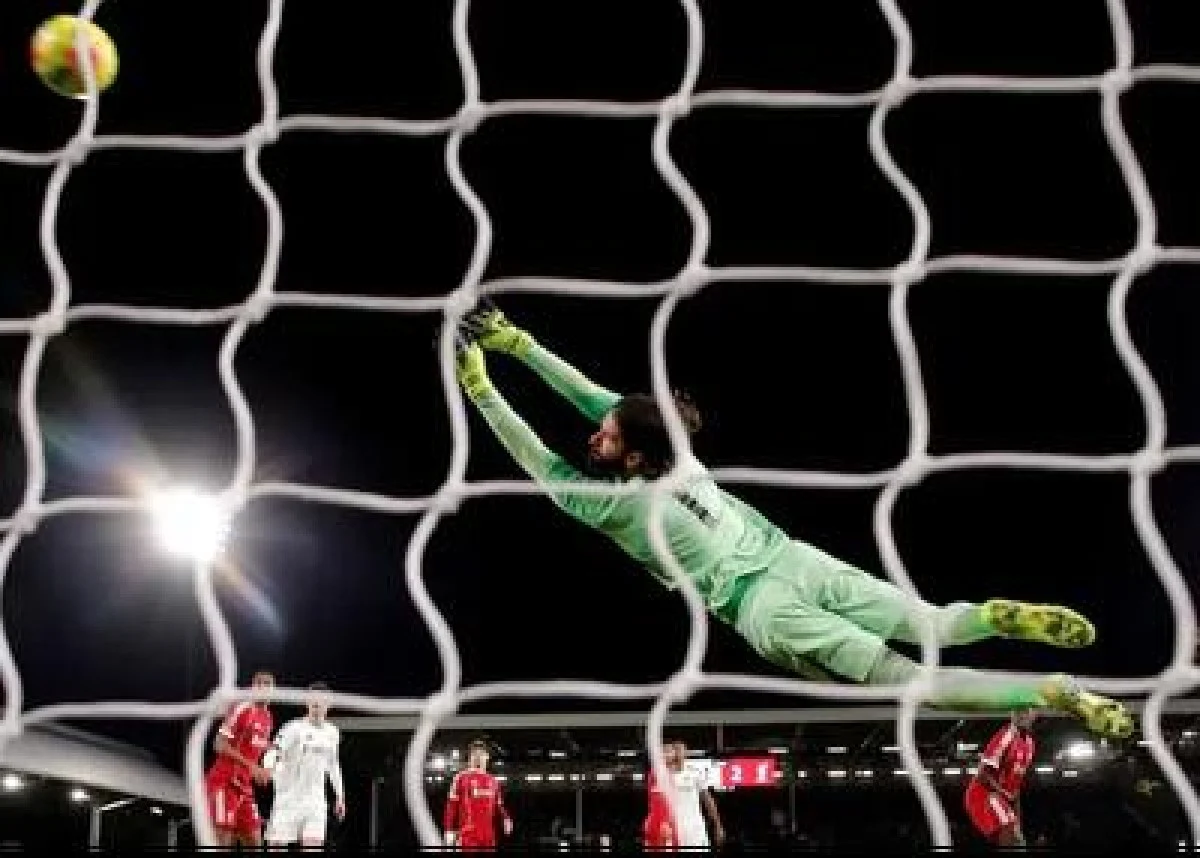 شوت سال تور دروازه لیورپول را پاره کرد