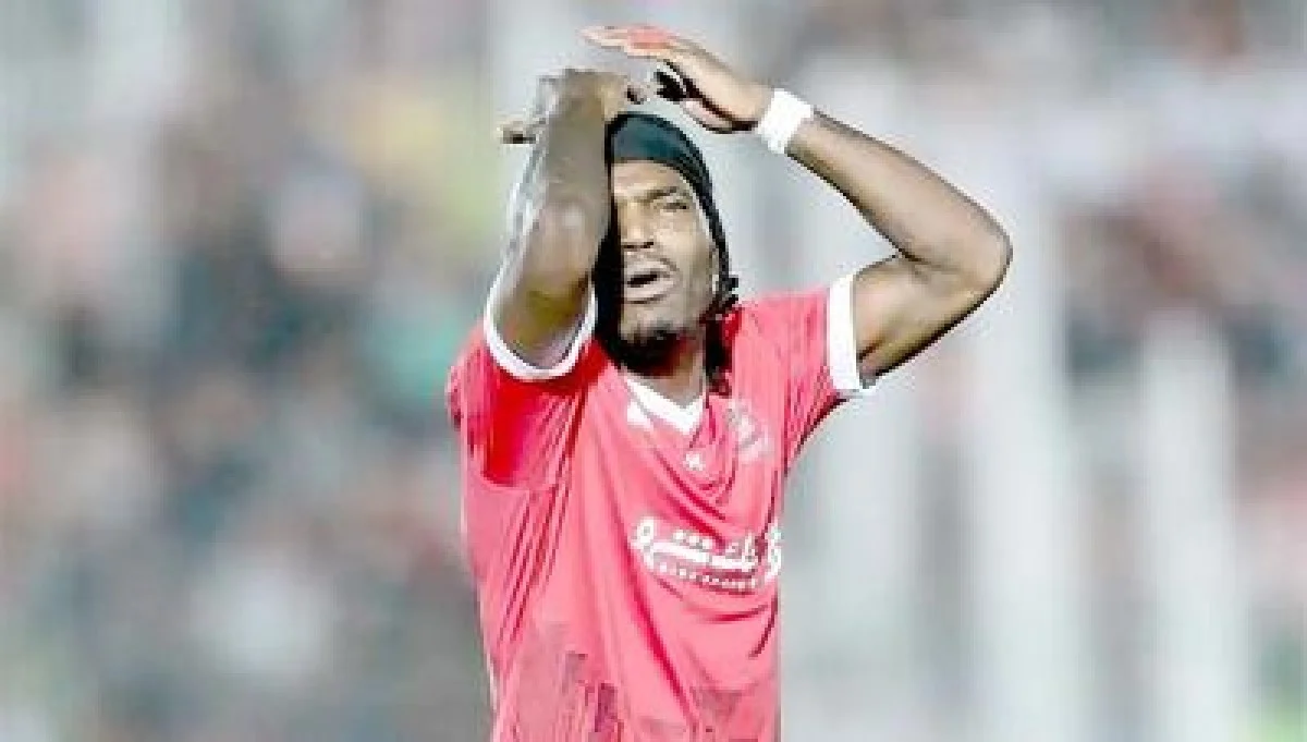 بیفوما: قرارداد دارم و می‌مانم