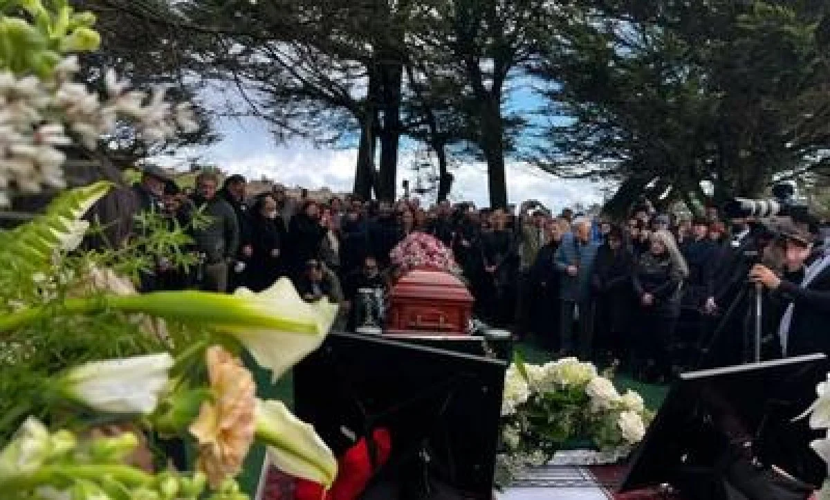 بهرام بیضایی دور از وطن به خاک سپرده شد +ویدیو