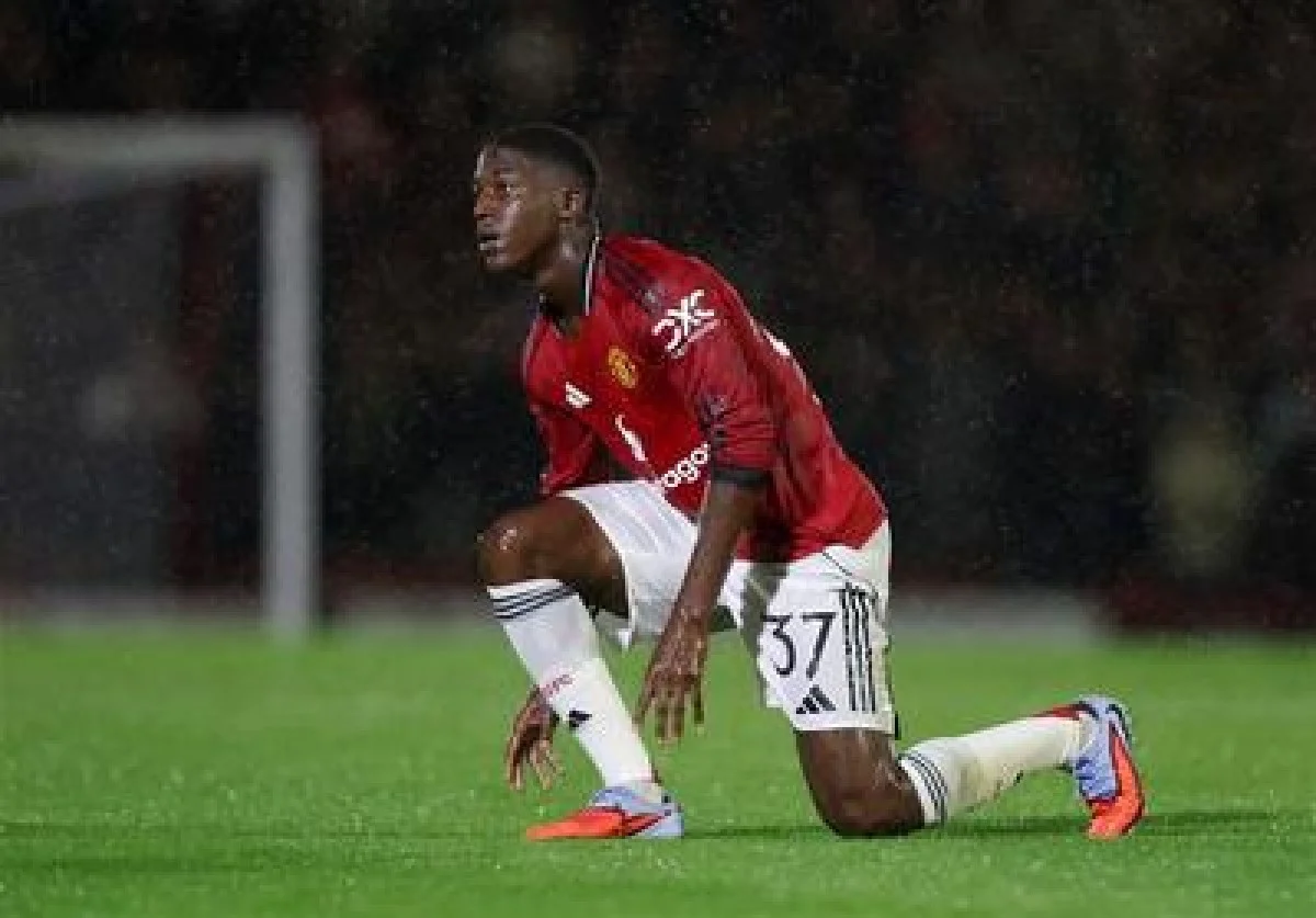 ناپولی به جذب سومین بازیکن منچستریونایتد نزدیک شد - تسنیم