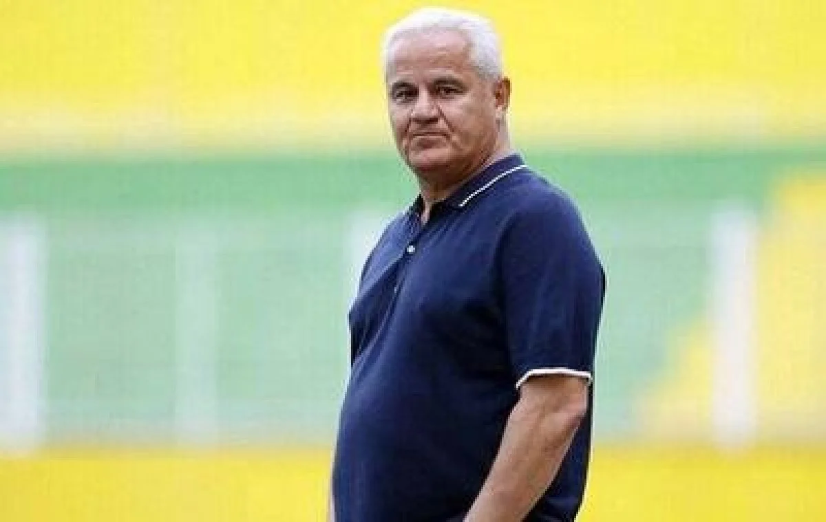 آقای هاشمیان سکوت کن، شما به درد مربیگری نمی‌خوری! - پارس فوتبال