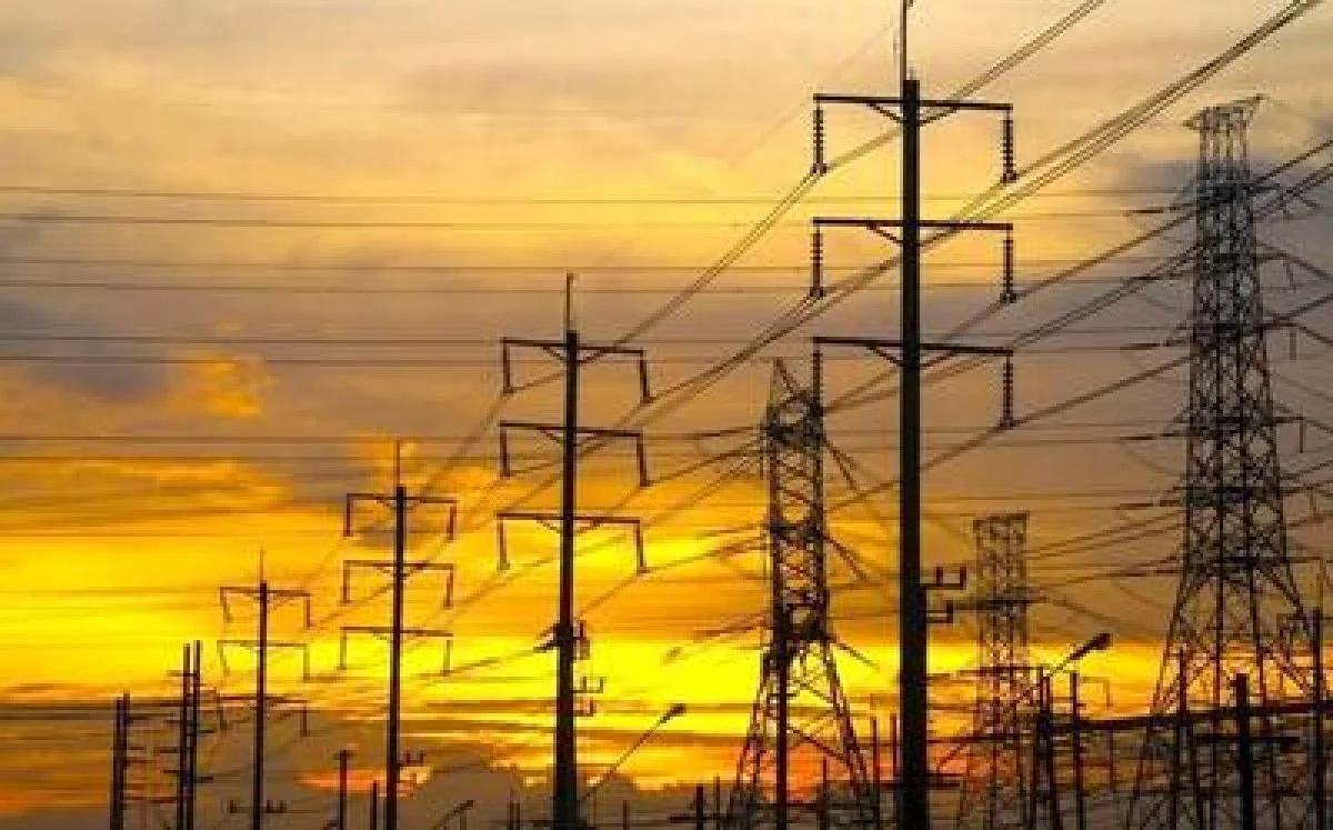 برق در لبه خاموشی، آب در کف سدها؛ روایت وزیر نیرو از عمیق‌ترین ناترازی انرژی