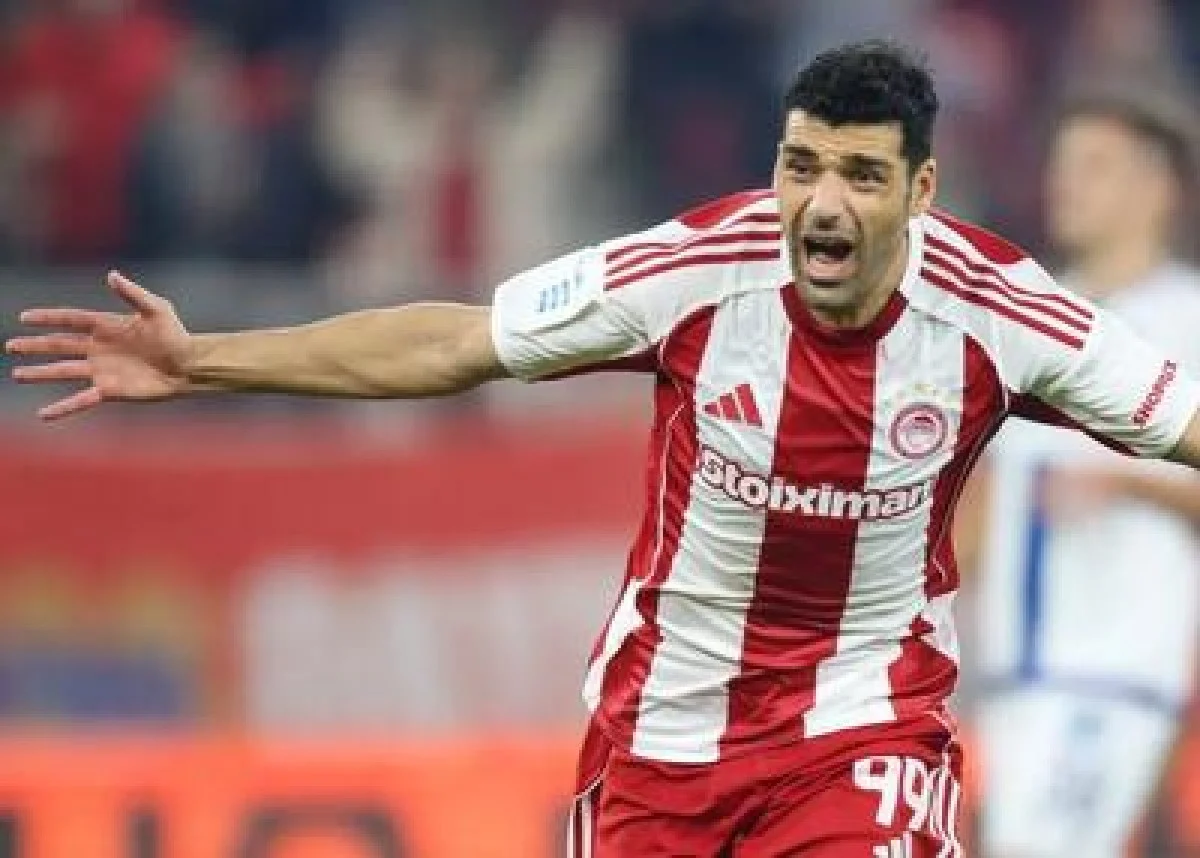 طارمی در آسمان جشن گرفت (عکس)