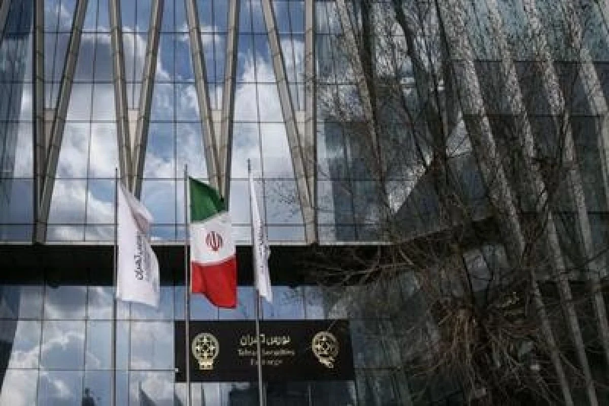 تعداد سهامداران فعال بورس در هفته گذشته از مرز ۹۸۷ هزار کد فراتر رفت