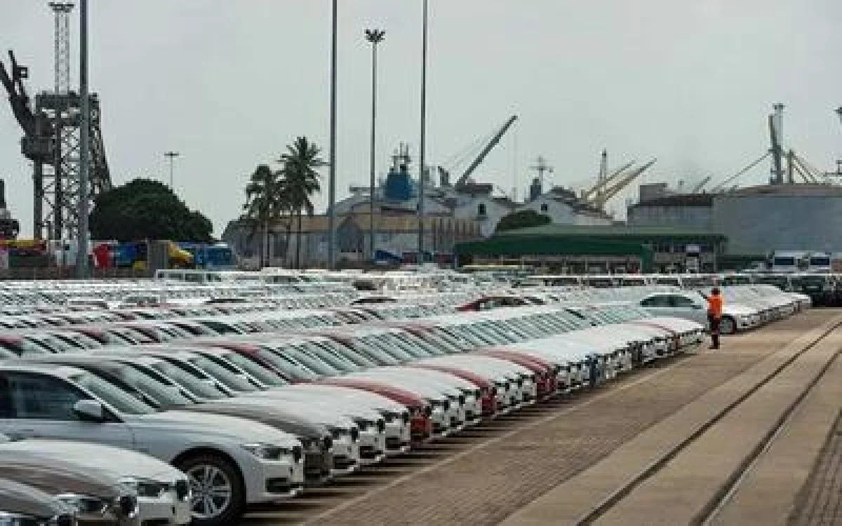 درآمدهای گمرکی دولت تحت تأثیر کاهش واردات خودرو افت کرد