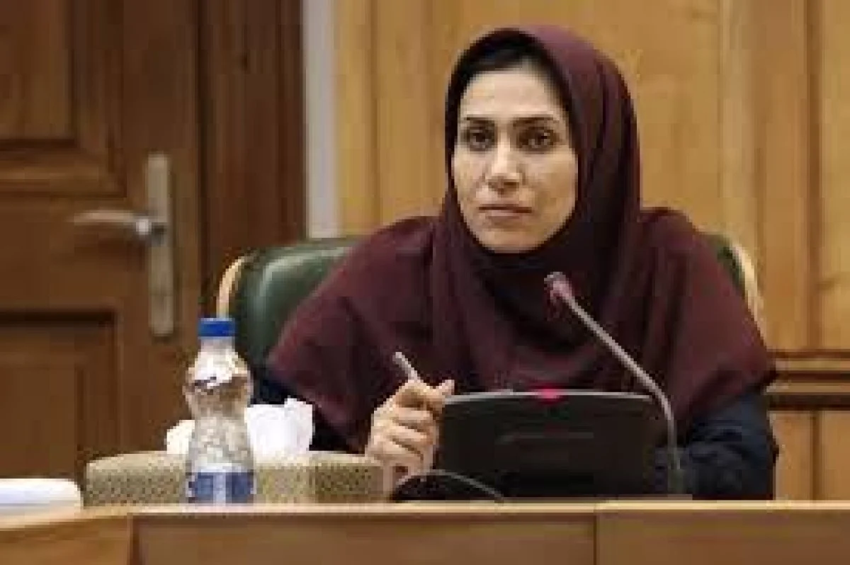 مریم آقایی کیست؟ / سرپرست اداره روابط عمومی بانک مرکزی