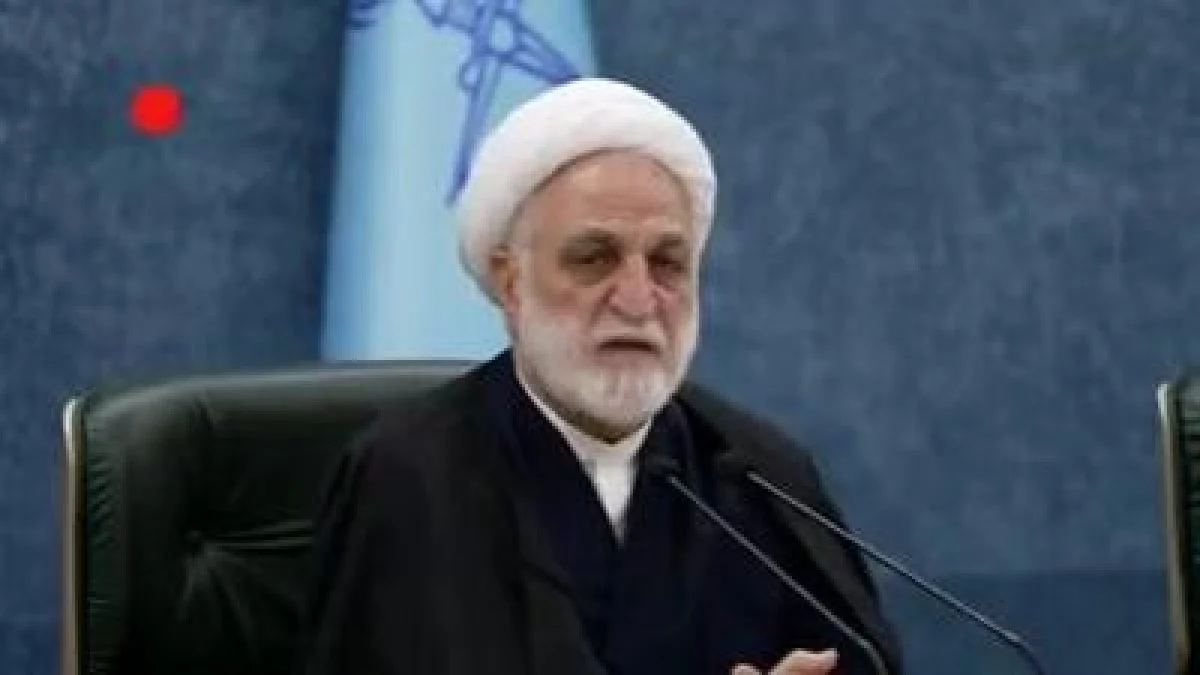 محسنی اژه‌ای: یا پول را بیاورید یا با دولت برای واردات کالا توافق کنید