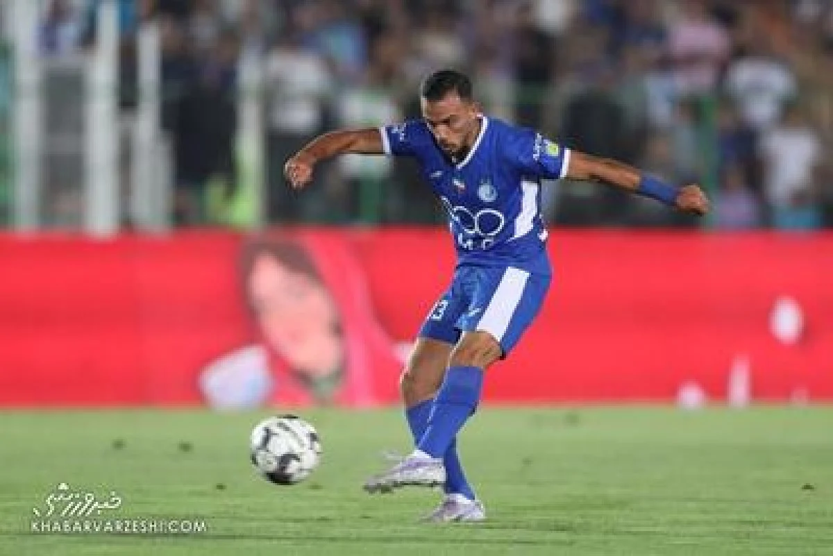 اصرار بازیکن مغضوب ساپینتو برای جدایی از استقلال