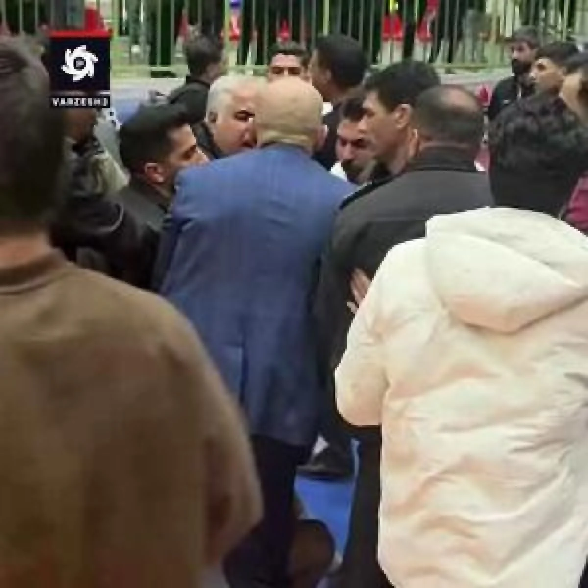 دعوا و کتک کاری در دربی فوتسال اصفهان+ ویدئو