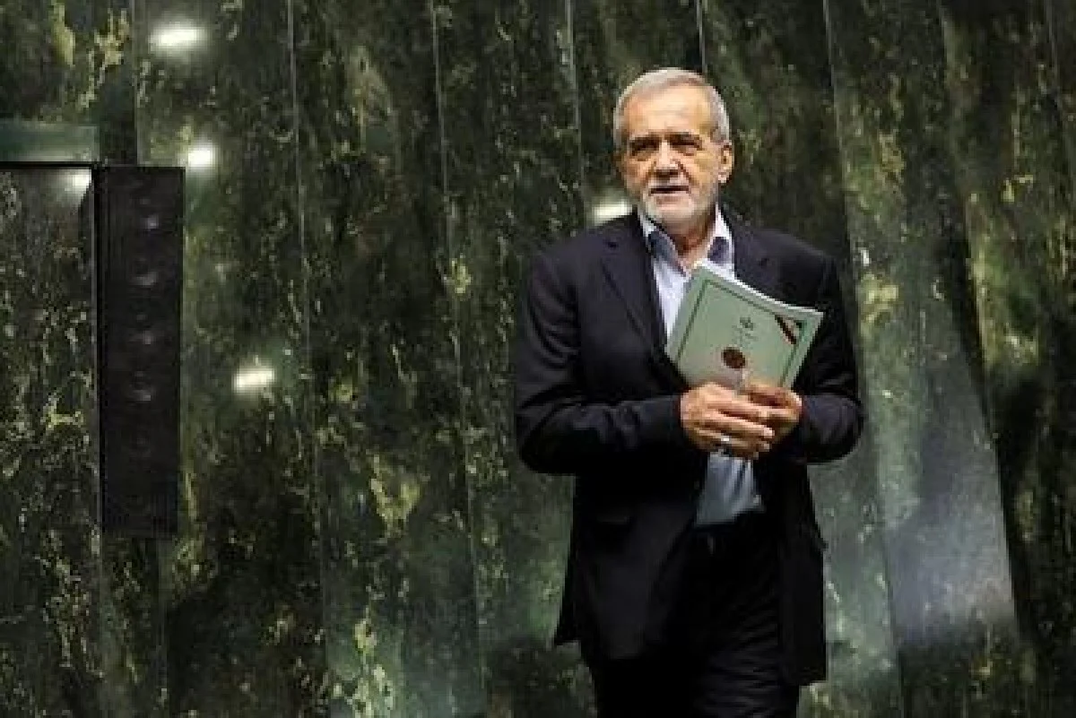 آیا رئیس‌جمهور، فقط ماشین امضای احکام است؟| حکایت «من نبودم دستم بود، تقصیر آستینم بود»