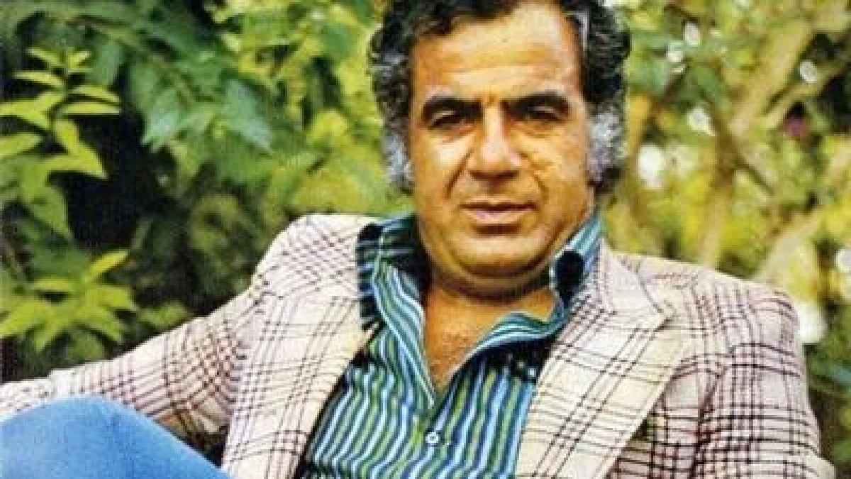 ناصر ملک مطیعی و ایرج قادری در پشت صحنه فیلم «نقره داغ»، سال ۱۳۵۰