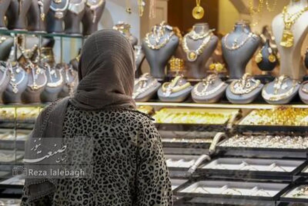 بانک‌های مرکزی طلای بیشتری خریدند؛ دلار آمریکا در مسیر تضعیف قرار گرفت