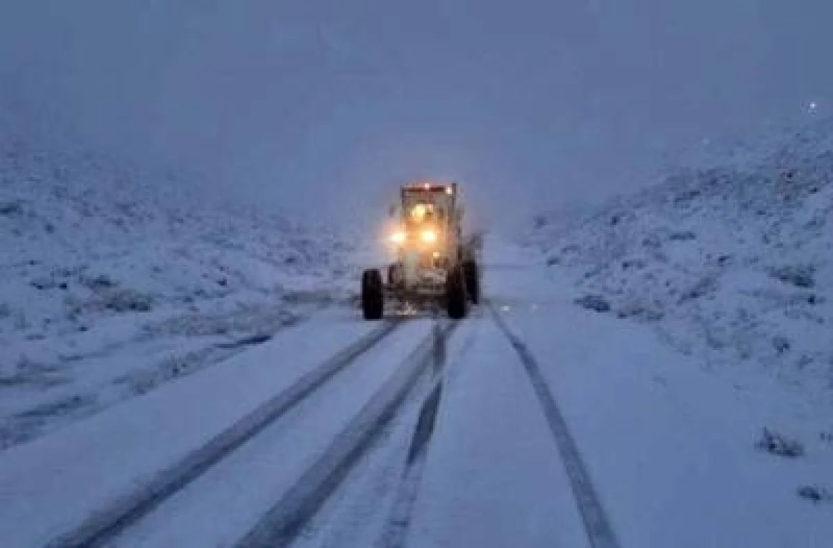 ارتفاع برف در این منطقه از کشور به ۵ متر رسید+ فیلم