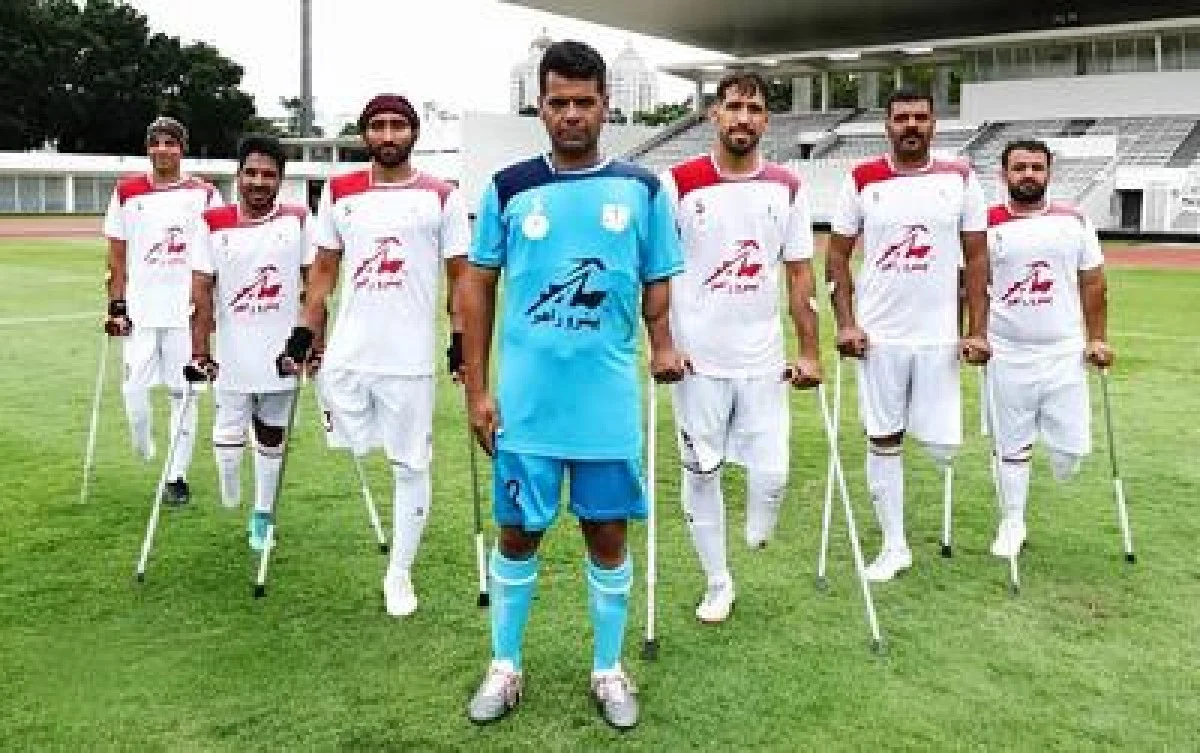 مصائب تلخ فوتبالیست های قطع عضو؛ از حالا به فکر پول بلیت هستیم!