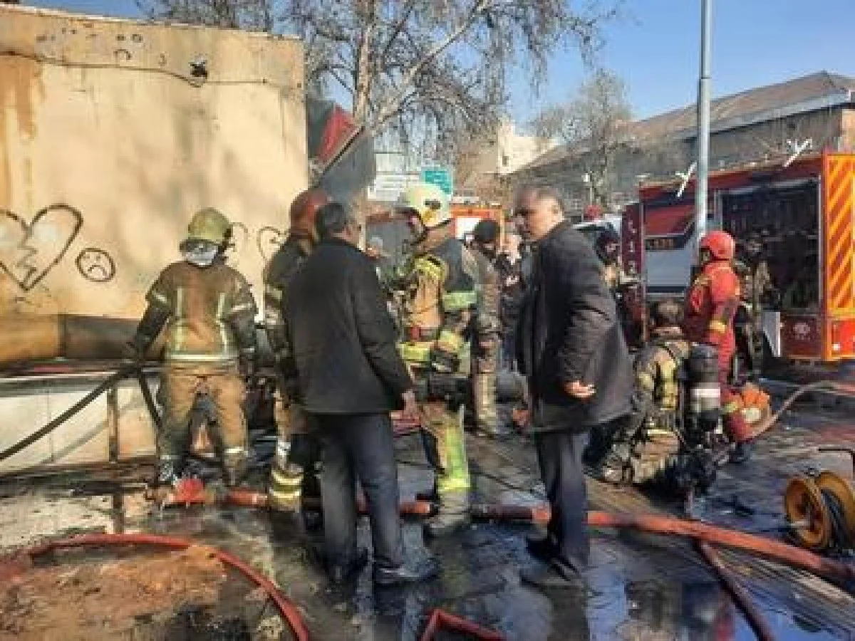 مهار آتش‌سوزی مغازه لوازم یدکی موتورسیکلت +فیلم