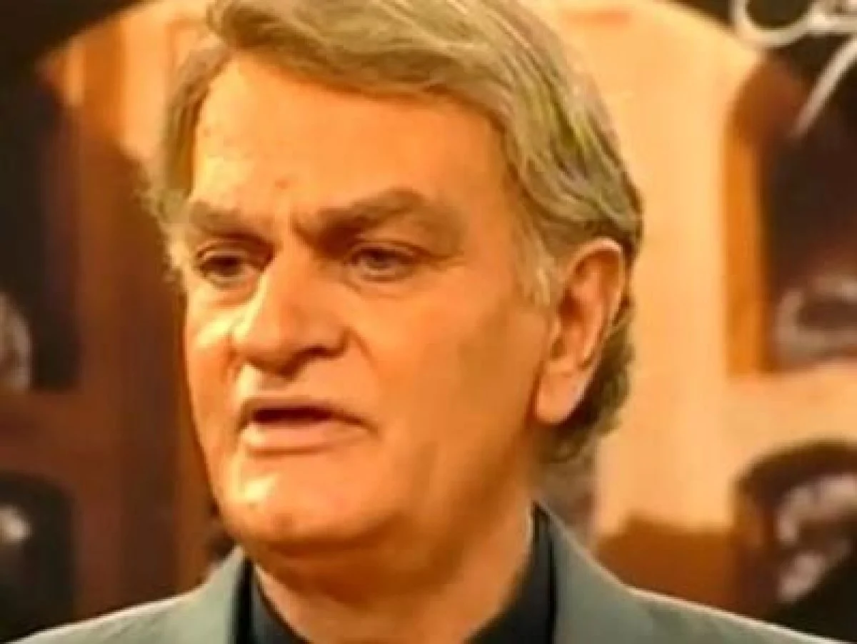 «فتحعلی اویسی» در 40 سالگی و در کنار پسرش در گیلان؛ سال 64 (عکس)