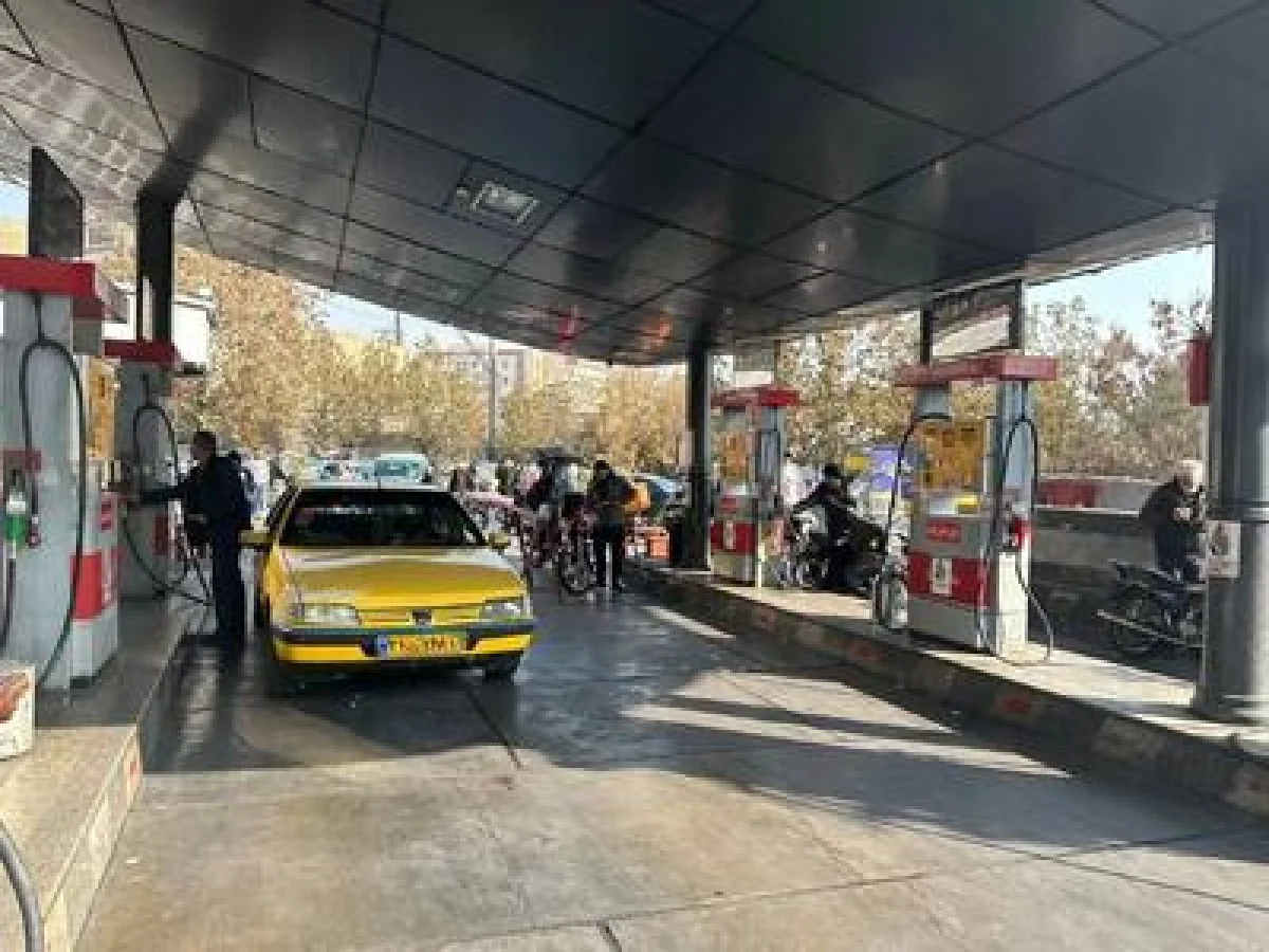 دلیل آتش سوزی در یک جایگاه سوختگیری در تهران  چه بود؟