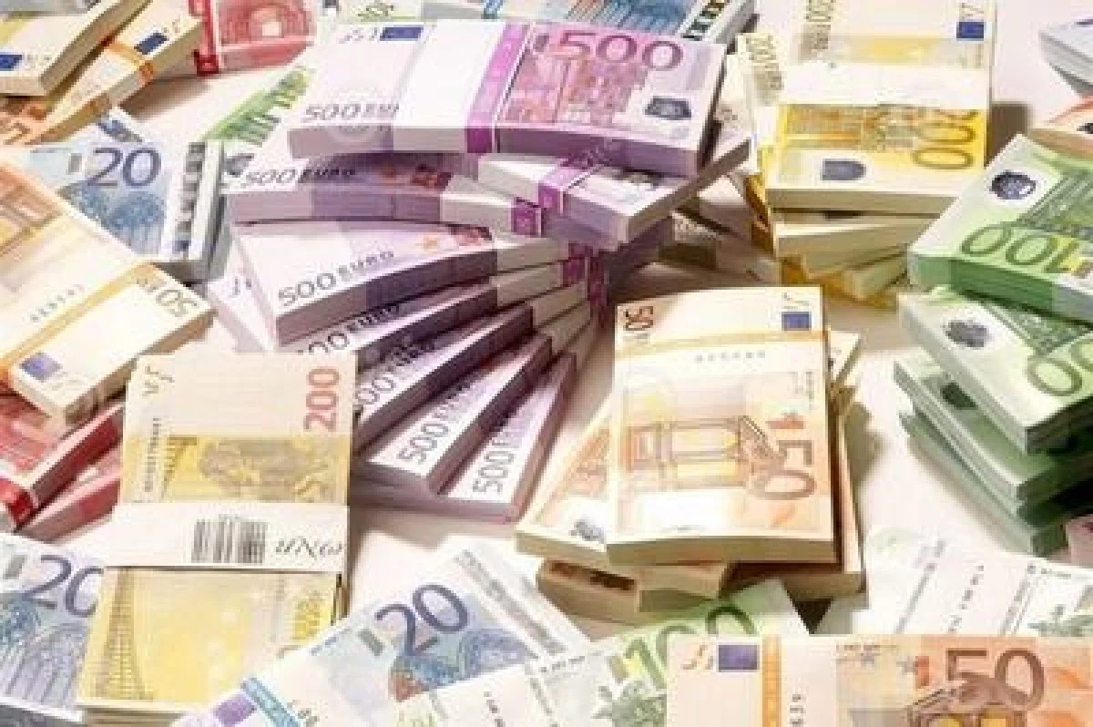 قیمت روز دلار ،یورو و سایر ارزها امروز دوشنبه ۱۵ دی ۱۴۰۴ + جدول