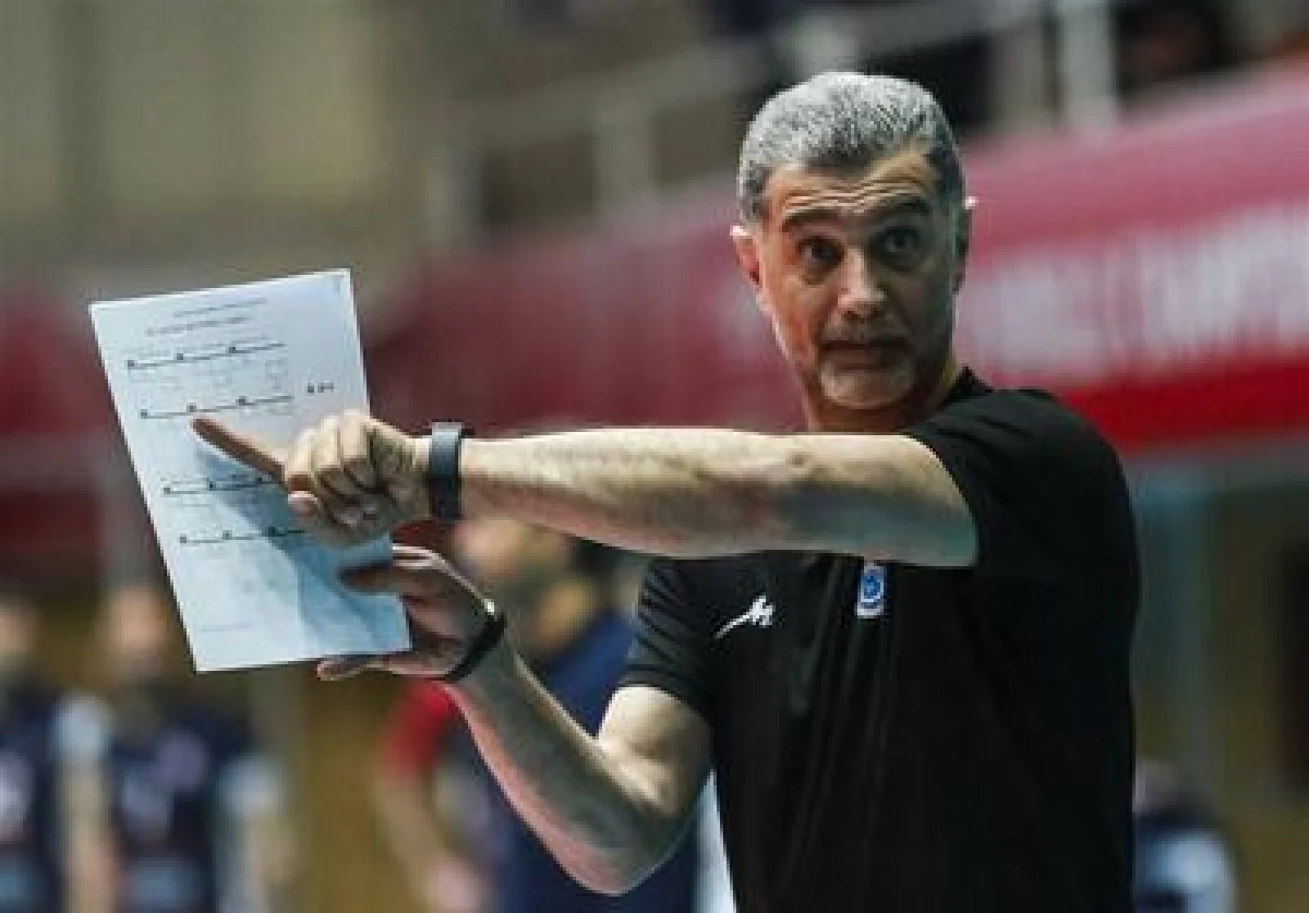 عطایی: شکست دادن تیم ما سخت است/ لیگ تفاوتی با سال‌های گذشته ندارد - تسنیم