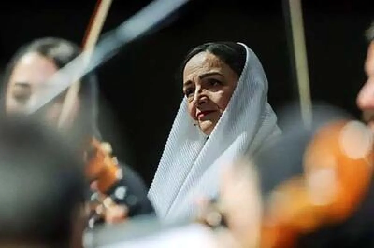 واکنش گلاب آدینه به لغو کنسرت‌ها: «به کوری چشم مخالفان موسیقی، تا می‌توانید ساز بزنید»