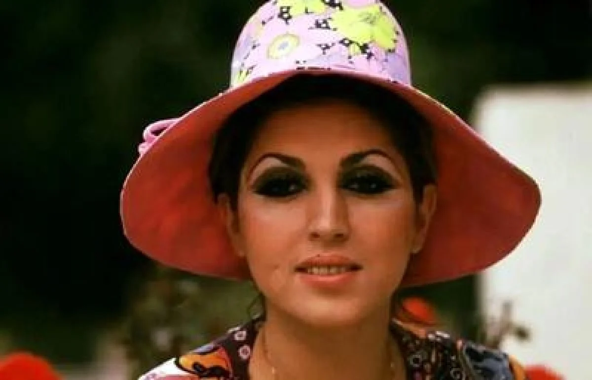 «مهستی» در روز عروسی اش با «کوروس ناظمیان»؛ سال 1346