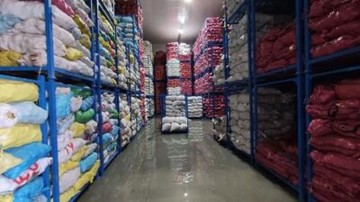 ذخایر کالاهای اساسی اردبیل برای اجرای طرح جدید کالابرگ تأمین است