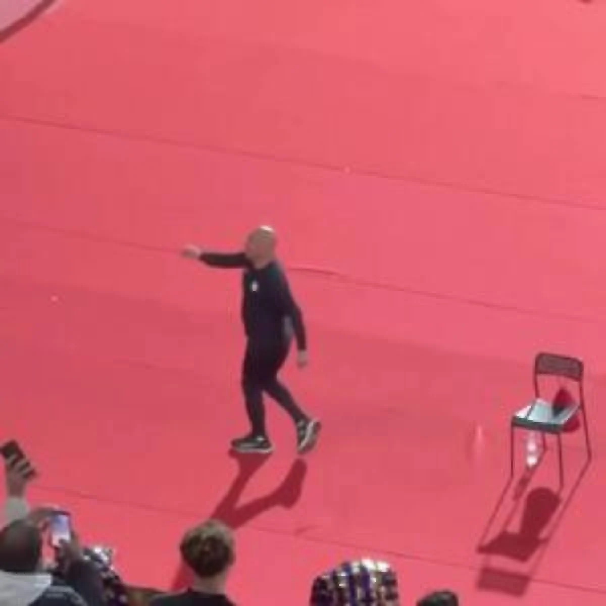 ویدئو: انتقام سختِ حسام حسن از مراکشی‌های طرفدار بنین‎!‎ - پارس فوتبال