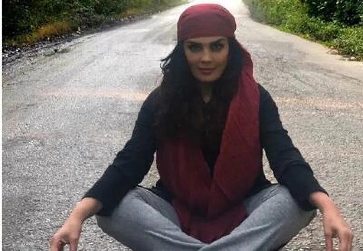 سفر در زمان؛ «سارا خوئینی‌ها» در 29 سالگی و در سومین سریال اش؛ سال 82