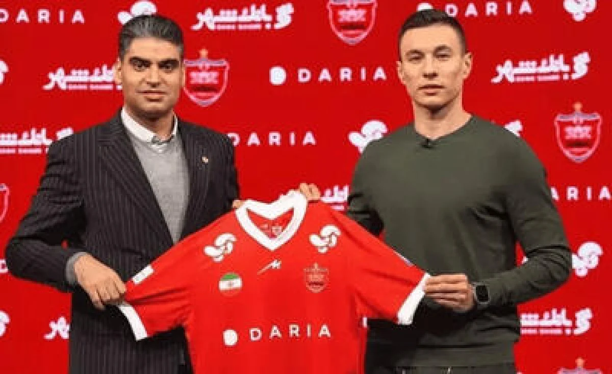 عکس | مهاجم جدید پرسپولیس در اسپایر - پارس فوتبال