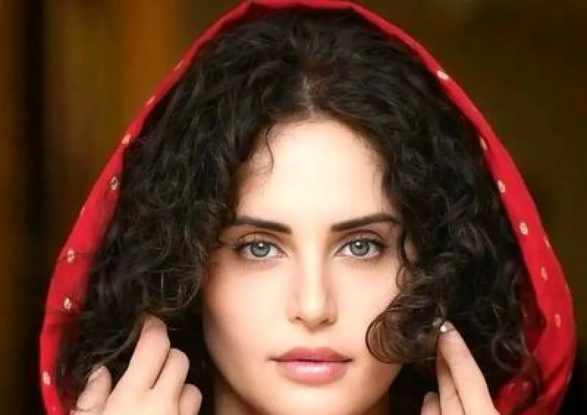 سفر در زمان؛ «مهران مدیری» در کنار «الناز شاکردوست» در بیمارستان؛ سال 96